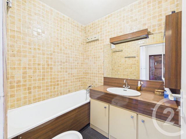 Appartement F5 à vendre - 5 pièces - 118.75 m2 - FONTENAY AUX ROSES - 92 - ILE-DE-FRANCE - Century 21 Far Etoiles