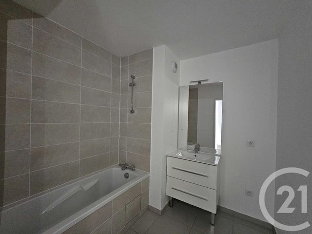 Appartement T3 à vendre - 3 pièces - 61.8 m2 - FONTENAY AUX ROSES - 92 - ILE-DE-FRANCE - Century 21 Far Etoiles