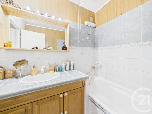 Appartement F3 à vendre - 3 pièces - 60.23 m2 - BAGNEUX - 92 - ILE-DE-FRANCE - Century 21 Far Etoiles