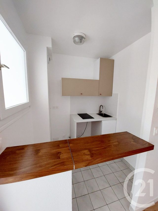 Appartement F1 à louer - 1 pièce - 24.66 m2 - FONTENAY AUX ROSES - 92 - ILE-DE-FRANCE - Century 21 Far Etoiles