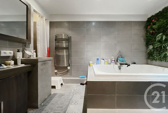 Appartement F5 à vendre - 5 pièces - 119.14 m2 - BAGNEUX - 92 - ILE-DE-FRANCE - Century 21 Far Etoiles