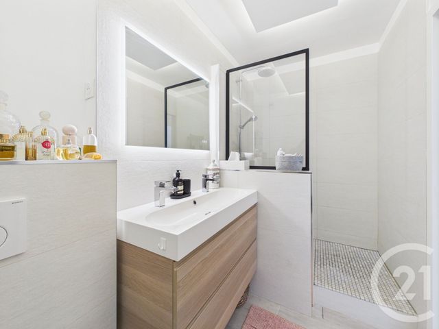 Appartement F4 à vendre - 4 pièces - 110.12 m2 - LE PLESSIS ROBINSON - 92 - ILE-DE-FRANCE - Century 21 Far Etoiles